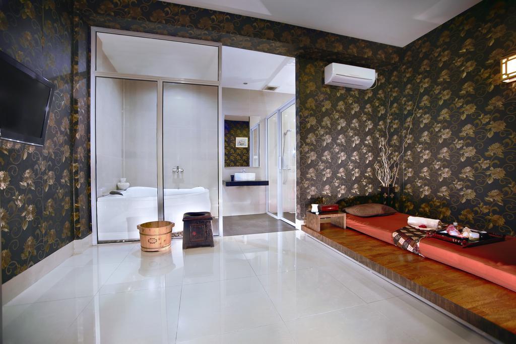Aston Karimun City Hotel Tanjung Balai Karimun Esterno foto