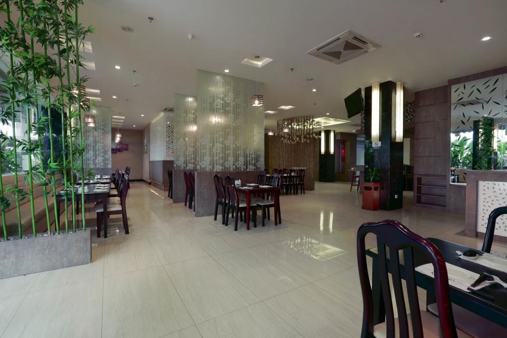 Aston Karimun City Hotel Tanjung Balai Karimun Esterno foto
