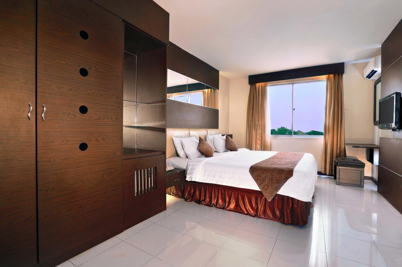 Aston Karimun City Hotel Tanjung Balai Karimun Esterno foto